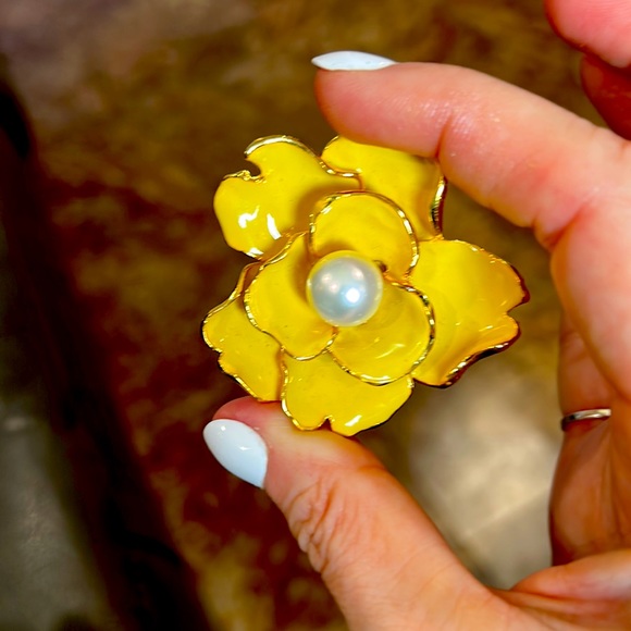 Gorgeous statement ringšŗ - Picture 3 of 3